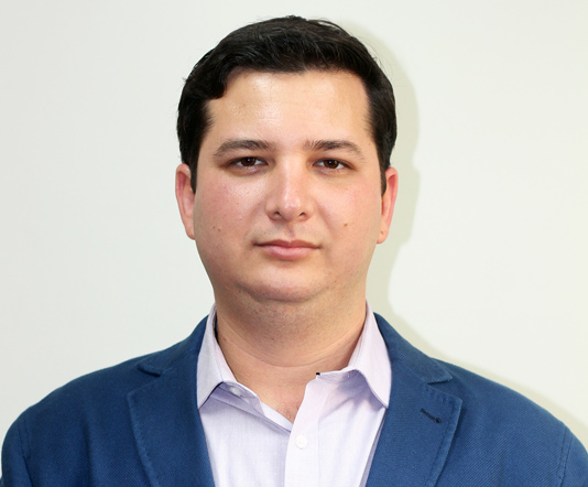 Dr. Ernesto León Castro